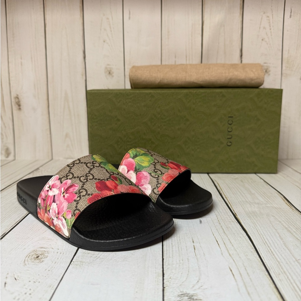 Gucci GG Supreme Monogram Blooms Slide Sandals Beige Multicolor Sz 35 / 5